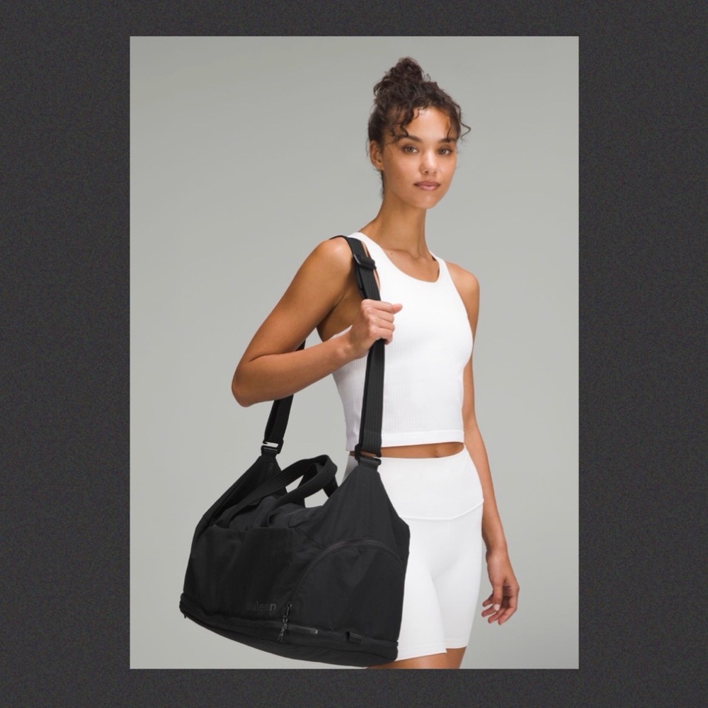 Lululemon- 3 in 1 duffle bag 30L